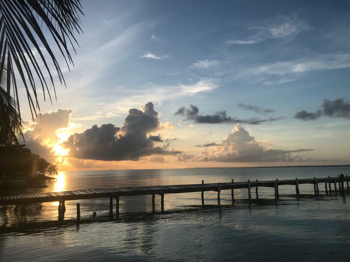 Tilt-Ta-Dock Resort Belize Коросаль Экстерьер фото